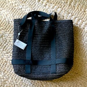 Brand new with tags mud pie purse. In great condition. Smoke free home.